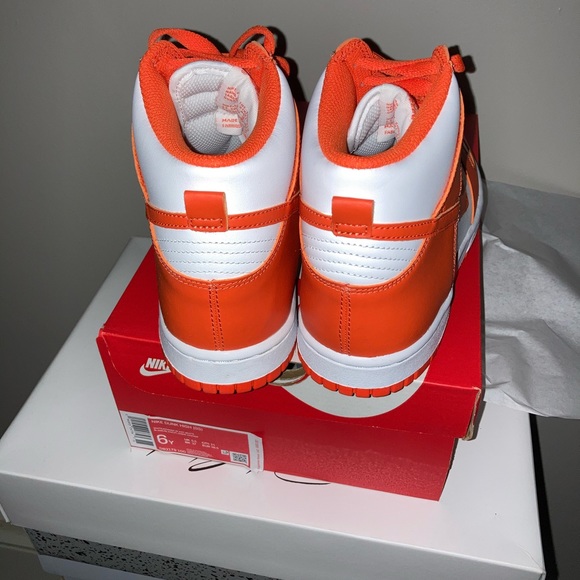 Dunks - Picture 7 of 7